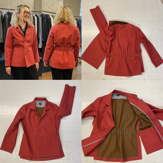 Short red Oblong with inside pockets.. Coming soon !