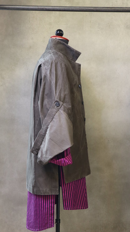 Trunk Jacket with Lift-off Sleeves